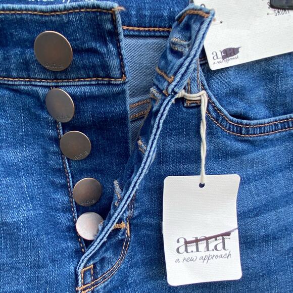 New A.N.A. A New Approach Women's Stretch High Rise Shortie Denim Short Size 2 - Picture 4 of 5